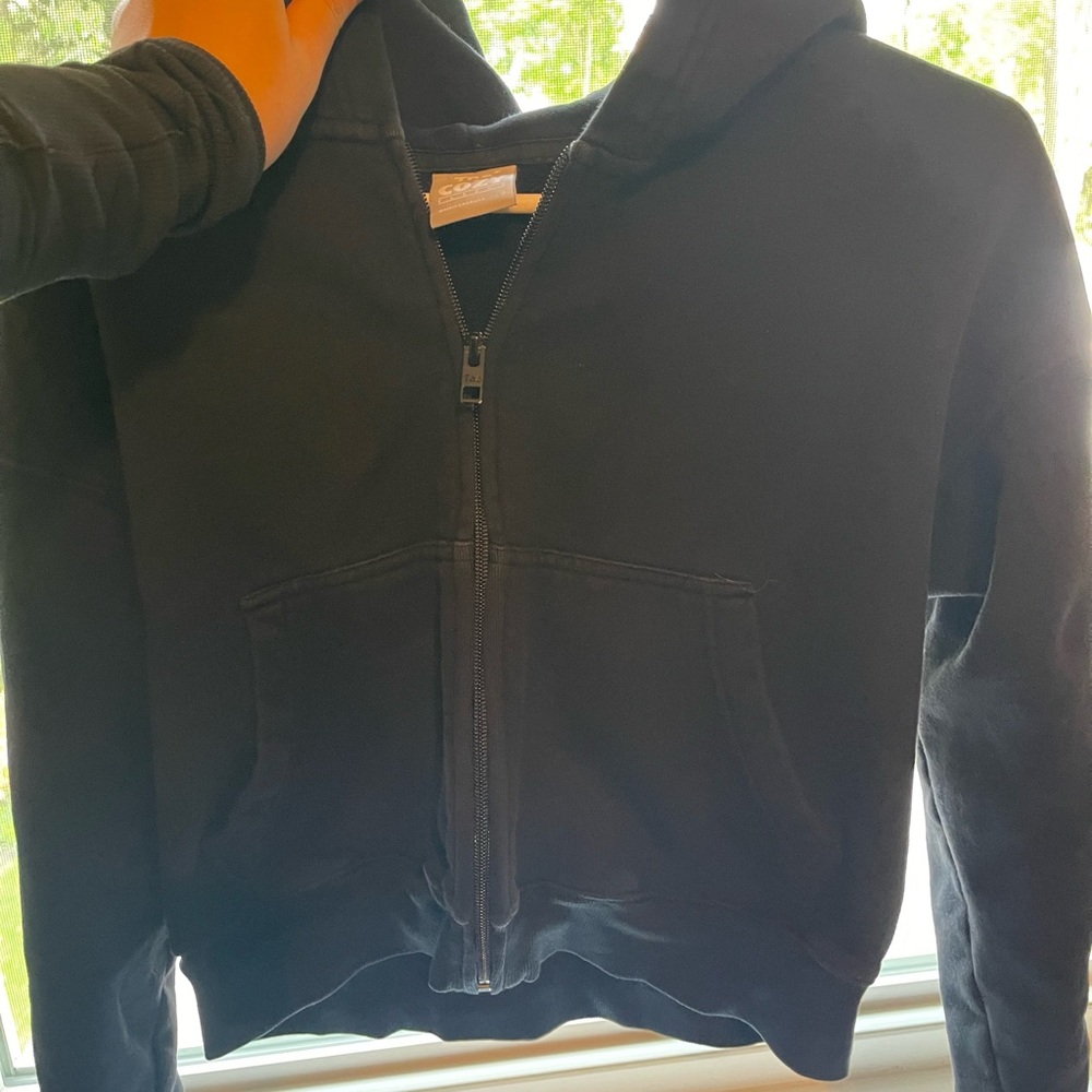 Cute cropped ARITZIA hoodie, COZY black, size S